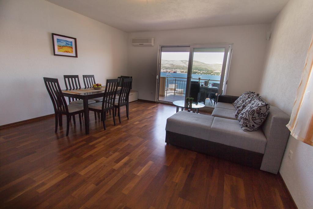 Apartments Kelic 트로기르 객실 사진