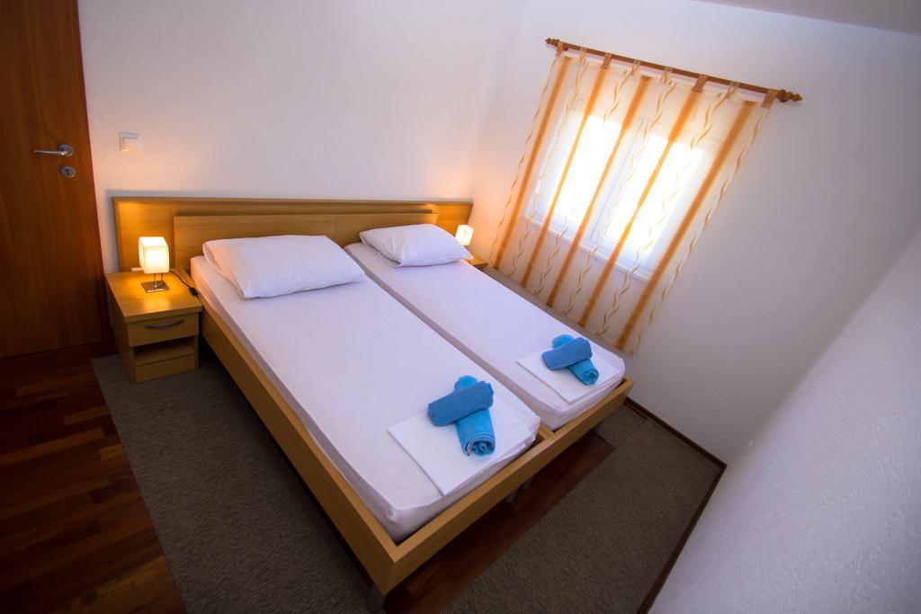 Apartments Kelic 트로기르 객실 사진
