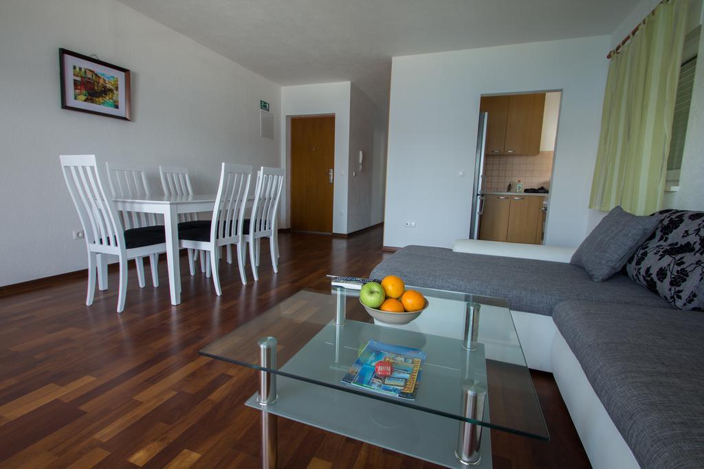 Apartments Kelic 트로기르 객실 사진